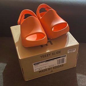 Yeezy slippers for toddlers/infants; size 5